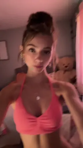 California sunshine meets fierce confidence  Who says you can't slay at the beach? #Californiagirl #BeachVibes #ConfidenceBoost#SummerStyle #USBeauty