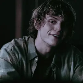 I love my 48-year-old teenage boyfriend :D #tatelangdon #fyp #evanpeters #ahs 
