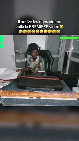 Il s’est caché comme si ça allait disparaître🤣🤣 Twitch : SVKHO