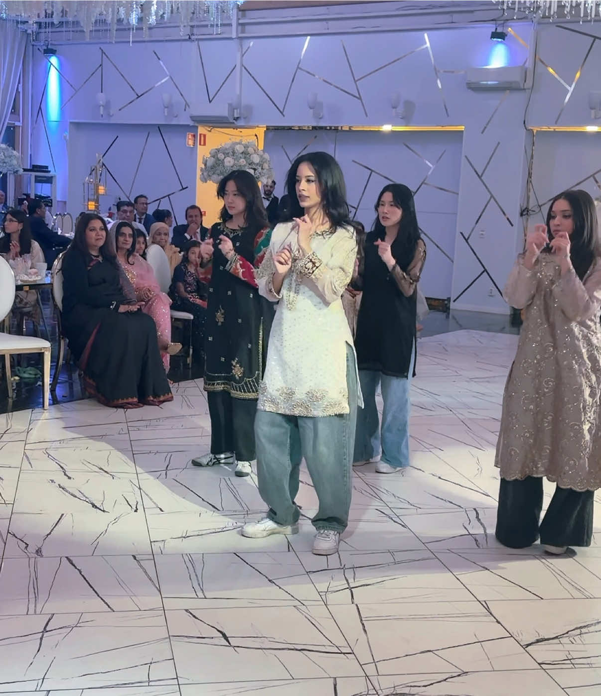 Part 2 - chammak challo 🤍 #pakistaniwedding #bollywooddance #fyp #pakistani #dance 