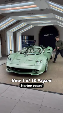 Le son du V12 est dément 🫨 La Pagani Huayra Codalunga Speedster est vraiment spéciale. Inspirée des voitures de course des années 50 et 60, c’est l’hommage personnel d’Horacio Pagani à la beauté pure et essentielle. Seulement dix exemplaires seront produits, homologués pour la route. 🔹 V12 bi-turbo Pagani 🔹 864 chevaux 🔹 Boîte manuelle ou AMT Créée par la division Grandi Complicazioni, chaque voiture est façonnée en dialogue direct avec le client. Une silhouette sculptée, une âme légère, et une philosophie du design tournée vers l’élégance intemporelle. Entièrement fabriquée en Italie 🇮🇹 #pagani #codalunga #supercars #cars #asmr 