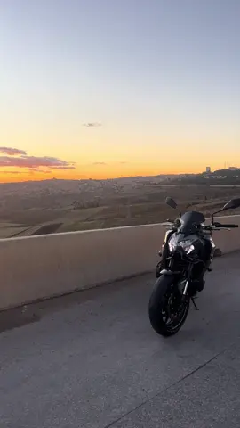 #kawasaki #sunset #z1000r #motogp #z900 