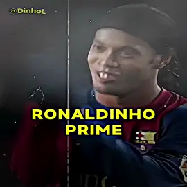 The magician Ronaldinho. 🪄#viralvideo #skillsfootball #football #footballtiktok 