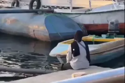 عارفين يجماعه انا أكتشفت من صغري أن حظي قليل اوي في الدنيا دي يعني بلاقي كل حاجة مش عاوزها ولا حباها بتجيلي جري والحاجة اللي بيبقي نفسي فيها و اتمرمطت عشان اوصلها وروحي طلعت فيها وخلاص قربت اوصل الدنيا بتحرمني منها بكل سهوله قيس كلامي بقي علي أشخاص ، أحلام ، أهداف بحس أن الدنيا بتقولي مبحبكيش لا مش هتاخدي اللي أنتي عاوزاه مش هتفرحي يا ستي أنا مبحبكيش تفرحي💔