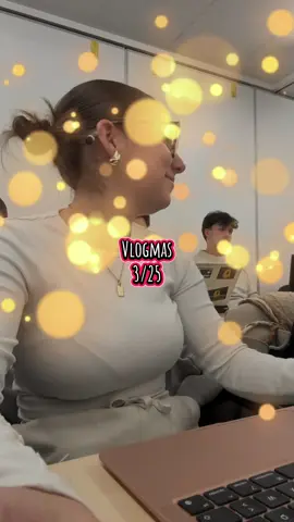 vlogmas 3/25 || omgg j’ai absolument rien filmé aujourd’hui ! pardonnez moi mais la fatigue de fin d’année commence à arriver mdrrr 😭 #Vlogmas #Vlog #pourtoi #communication #fyp 