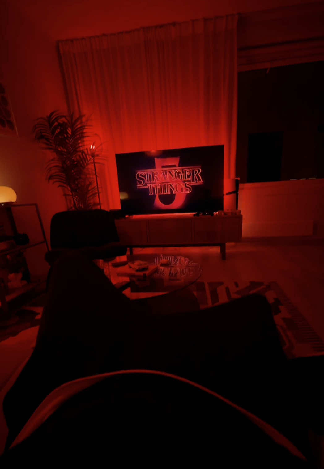 Finally caught up to season 5. I’ve been deep in a two week Stranger Things binge. #roominspo #strangerthings #livingroom 