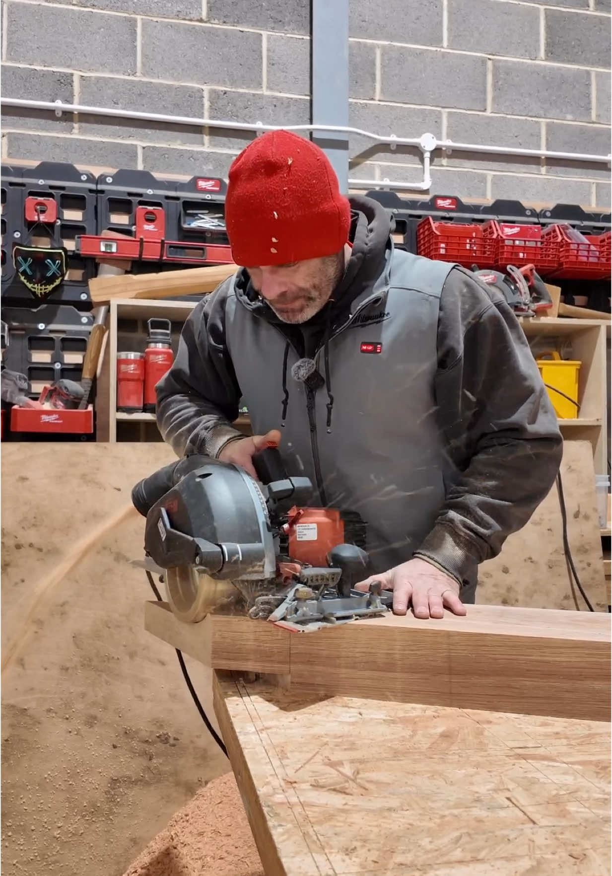 We let the chips fly in the workshop today. 14 knee braces made in an afternoon. They will be taking permanent residence in our next project, which is a some what sizeable Oak Frame Pergola. Stay tuned! #oak #timber #wood #carpentry #joinery #workshop #viralvideos 