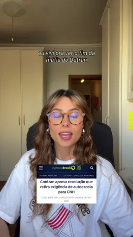 Fik da autoescola obrigatória para CNH (queria que Lula fosse presidente quando eu tirei a minha 🤧). FONTES:  https://g1.globo.com/jornal-nacional/noticia/2025/12/01/com-fim-das-aulas-obrigatorias-em-autoescolas-entenda-novas-regras-para-tirar-carteira-de-motorista.ghtml https://g1.globo.com/carros/motos/noticia/2025/12/01/cnh-sem-autoescola-veja-perguntas-e-respostas.ghtml  https://iclnoticias.com.br/autoescolas-deixam-de-ser-obrigatorias/