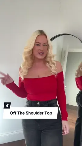 @halara.wardrobe off the shoulder top is viral and I can definitely see why! This has a built in bra with removable padding  #halara #halarauk #halaraeveryday #offshouldertop #viraltop 