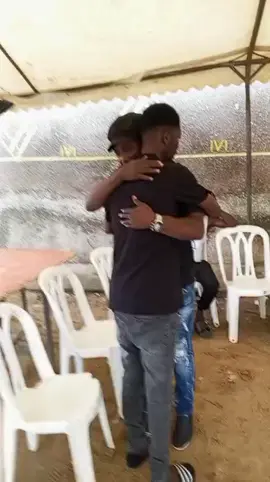 « Samy Succès était ce jour chez Angelo Papa pour présenter ses condoléances à la famille. Que Dieu l’accueille auprès de Lui et lui accorde le repos éternel. »