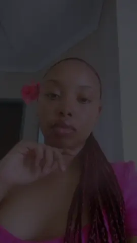 A glimpse of me #yourgurlsetso #newhairwhodis #prettywoman 