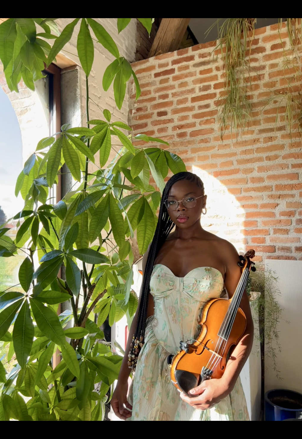 Y’a de la drogue dans cette rumba, façon dont je l’aime trop eh eh merci seulement @koffi Olomide #koffi #rumba #congolaise🇨🇩🇨🇬 #violon #violin 