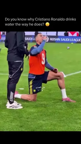 Do you know why Cristiano Ronaldo drinks water the way he does? #laliga #madrid #ronaldo #messi #faze 
