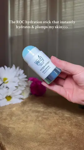 Works wonders when my skins dry and dehydrated 😩 #hydration #skincare #onthego #beauty #skin 