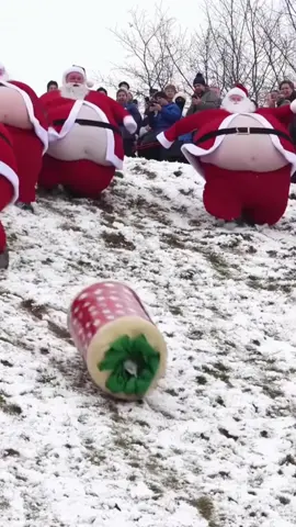 Cheese rolling, Santa edition 🎅