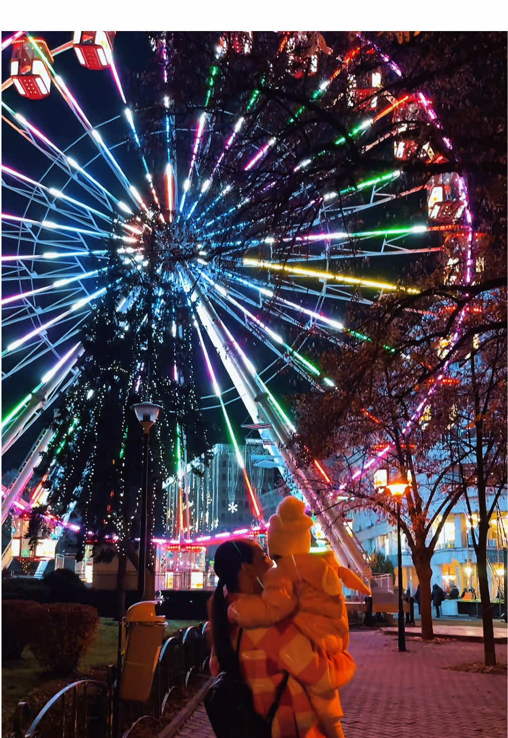 Simt că sărbătorile lângă tine, sunt mult mai magice ✨❤️🎡  #seapropiecraciunul🎄⛄❄ 