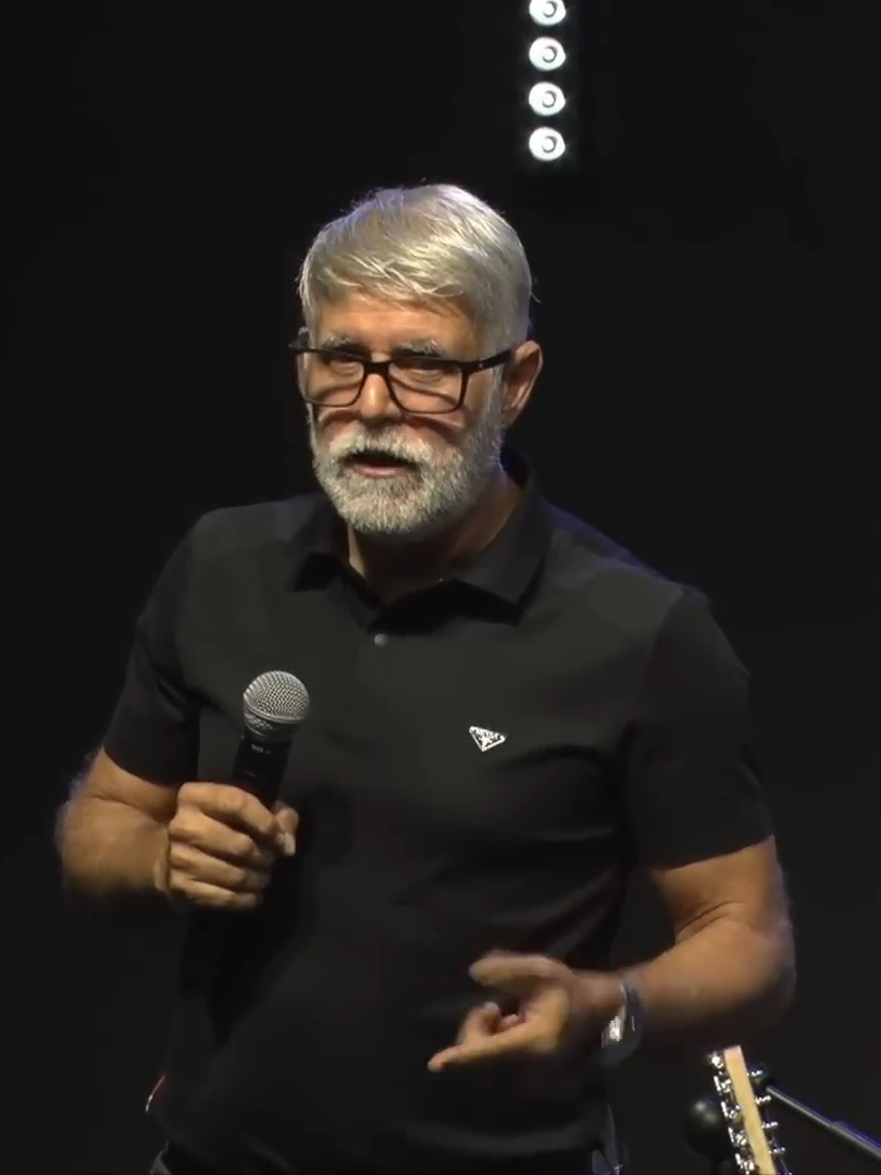 Se Deus não disse “acabou”, ainda não acabou. Mas quando Ele diz “não”, é proteção — não rejeição. Ele sabe onde tem peixe… e onde não tem. ✨ #Jesus #Deus #MensagemDeFé #Reflexão #tiktokgospel