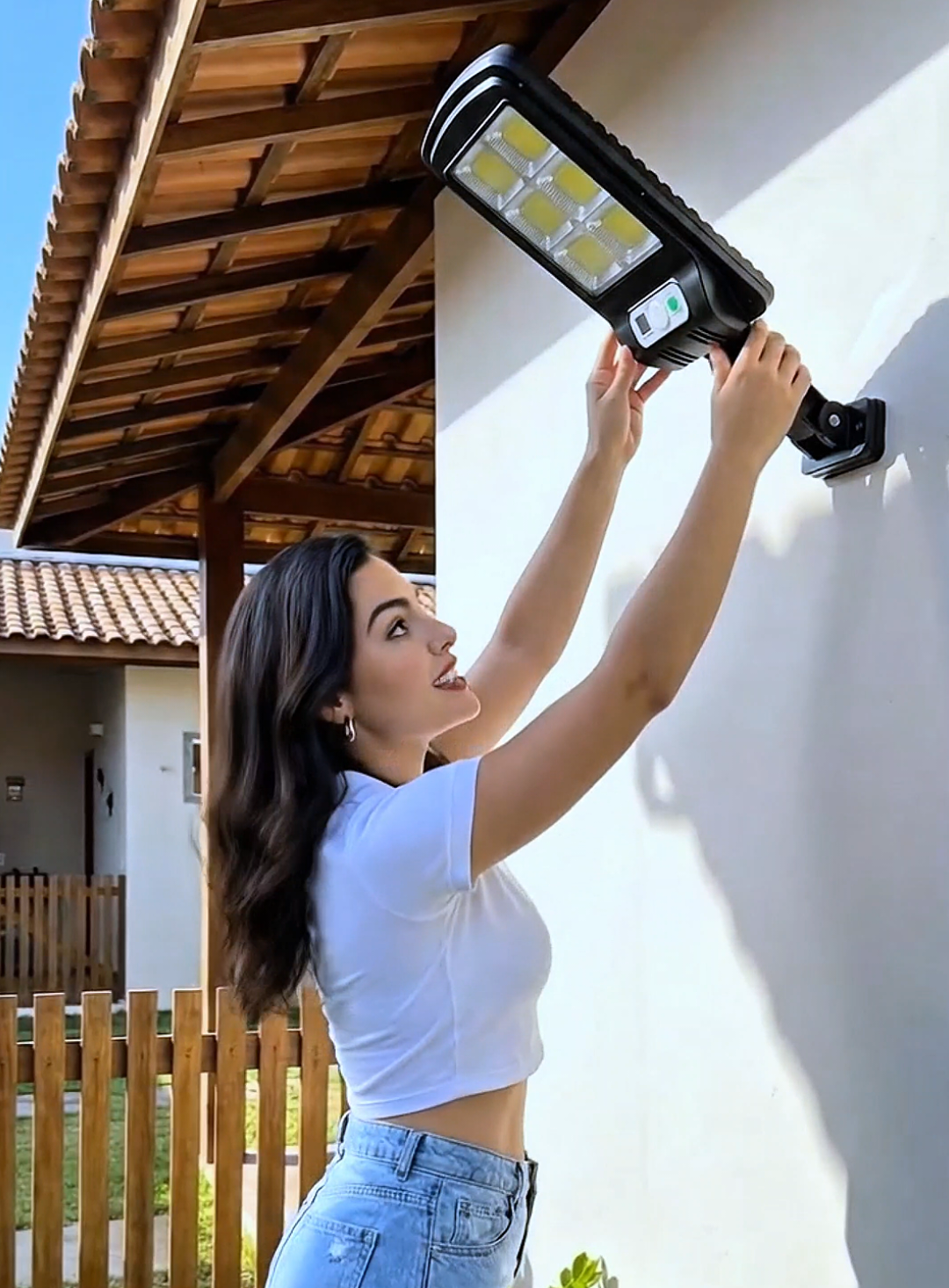 LUminaria solar de exterior, na oferta hoje por menos de R$30. aproveite e economize energia #luzsolar #luminariasolar  #luminaria #lampada #solar 