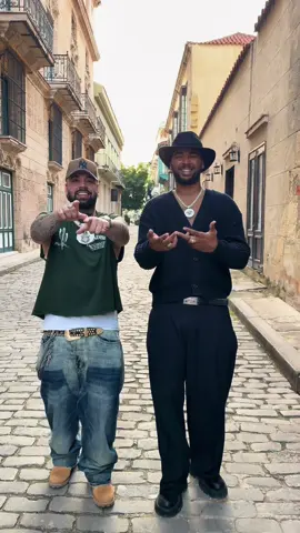 Mi cuerpo solo levita 🕴️ #parati #fyp #charlyyjohayron❤️‍ 