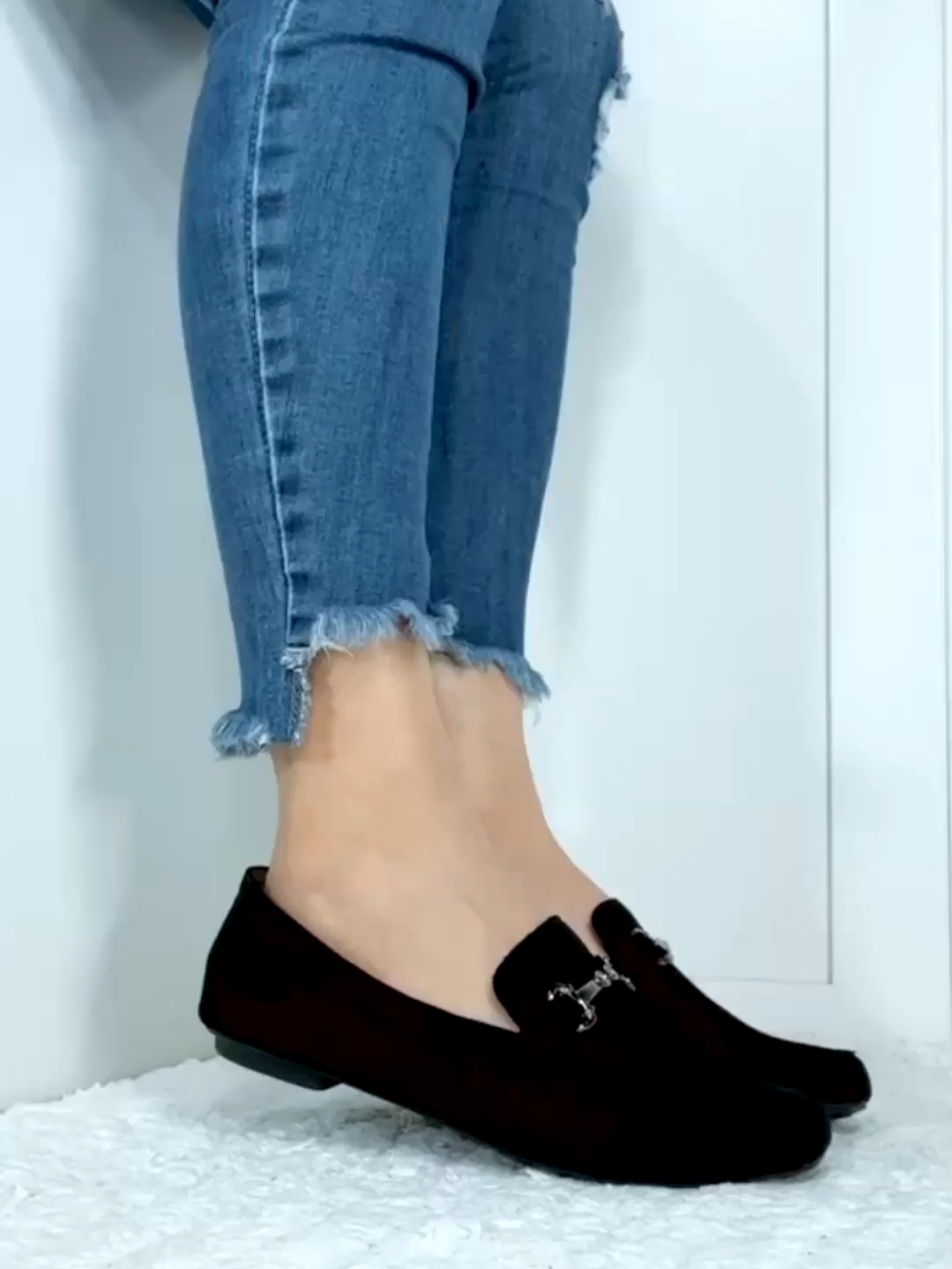 ✨ O mocassim que está viralizando no TikTok! Confortável, leve, estiloso e combina com qualquer look. Disponível nas cores Azul, Preto e Verde 😍 🥿 Macio 🥿 Sola antiderrapante 🥿 Design elegante com bridão grafite 🔥 Perfeito para trabalhar, passear ou usar no dia a dia com muito estilo! ➡️ Clique em “Comprar agora” e garanta o seu! . . . .. .. #mocassim #promoção #sapatilhasmagicas #mulher #viral #fy #fyp #paravoce #tiktokbrasil #tendencia #descubra #estourando #reelsbrasil