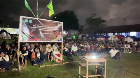 Jam 12  Mari Nonton Barenk Keluarga Smamutu….. Rehat sejenak dulu☕️ #hw #tual 