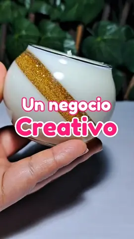 ✨🔥 La vela que más ingresos me dejó este mes: la vela inclinada. Elegante, brillante y 100% hecha a mano desde casa. No necesitas experiencia, solo aprender las técnicas correctas… y yo te las enseño paso a paso. Créeme: la gente sí paga por piezas hechas con amor y diseño. 💛✨ Sígueme para más tips y para aprender esta técnica completa. #velas #velasaromaticas #velasartesanales #candelmaking #emprendimiento 