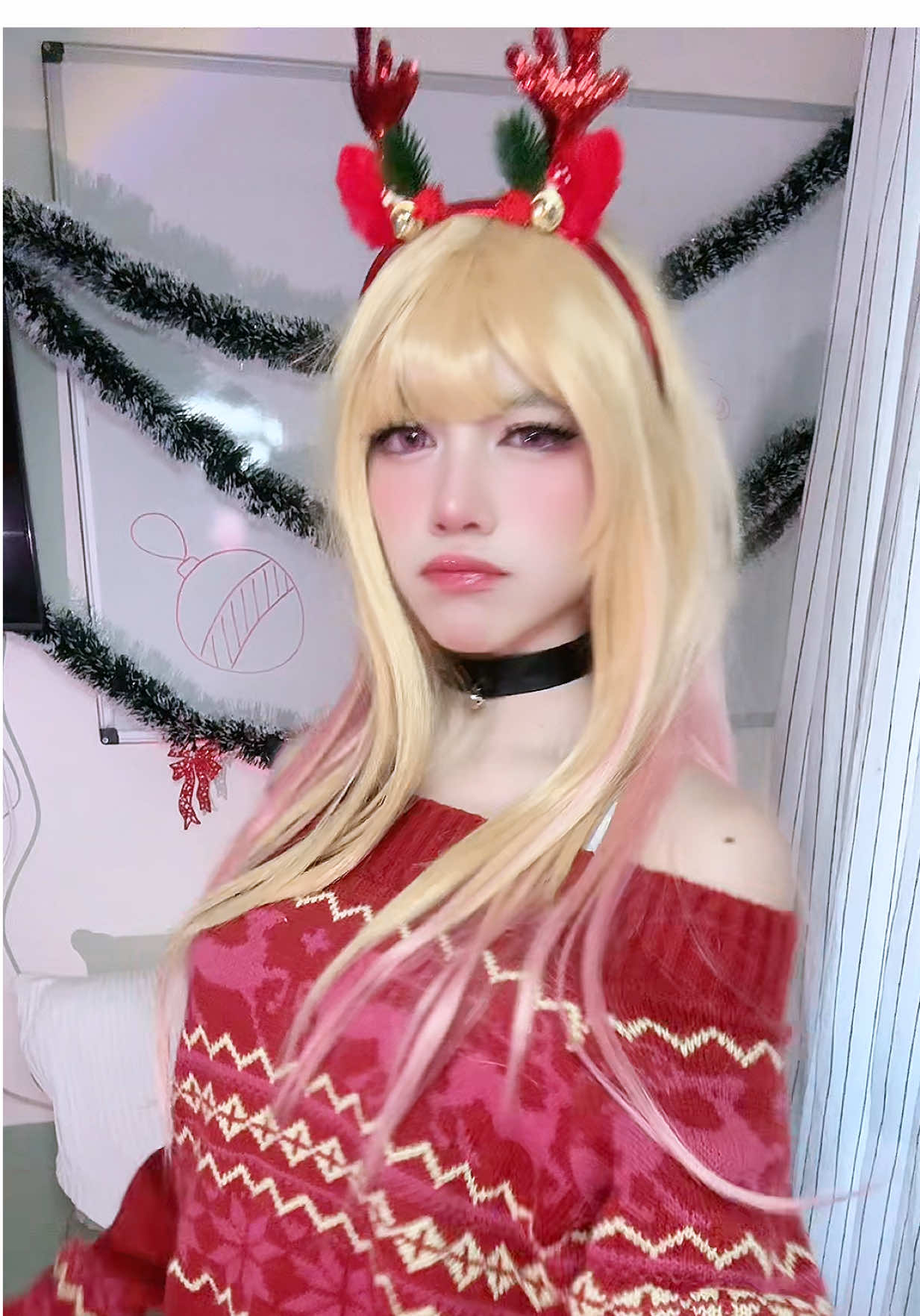 Ha llegado marin kitagawa lista para abrir sus regalos esta navidaad jsjs 🌷💫 #marinkitagawa #marinkitagawacosplay #mydressupdarling #mydressupdarlingcosplay #marincosplay 