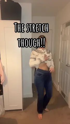 Halara jeans are amazing, the stretch and the comfort is just too good to be true!! #halara #jeans #stretch #tiktokmademebuylt #fashioninspo 