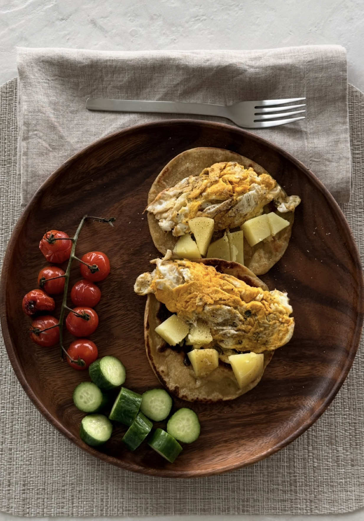 What I eat in a day 🤍 1. Celtic sea salt + lemon water - for hydration  2. Dates or oatmeal in the morning  3. Coffee + almond milk and Manuka honey  4. Egg tacos with cherry tomatoes + cucumber - or an egg white omlette  5. Supps -   creatine from @Bloom Nutrition - for muscle growth + recovery + brain function        Molecular hydrogen tablets + electrolyte packet - hydration         vitamin d3 + zinc, probiotic, omega 3 fish oil  - for skin and gut          L theanine and ashwagandha - for focus and calm  6. Fruit smoothie (strawberries, blackberries, blueberries, banana, almond milk, dates, and vanilla plant protein)  1. Turkey soup  recipe for soup :   Ingredients * 2 tbsp olive oil * 1 small onion, diced (optional but recommended for flavor) * 2–3 garlic cloves, minced * 2 medium carrots, peeled and chopped * 1 red bell pepper, chopped * 1½–2 cups cooked turkey, shredded (or rotisserie chicken) * 1 can (15 oz) pinto beans, drained and rinsed * 4 cups turkey broth (or chicken broth) * ¼ cup leftover turkey gravy (optional but adds richness) * 1 tsp dried oregano * Salt & black pepper, to taste * Handful of chopped fresh parsley, for garnish  Directions 1. Sauté the veggies:     * In a large pot, heat olive oil over medium heat.     * Add onion (if using), garlic, carrots, and red bell pepper.     * Sauté for 5–7 minutes until softened and fragrant. 2. Add turkey and beans:     * Stir in the shredded turkey and pinto beans.     * Cook for 2–3 minutes to let the flavors combine. 3. Pour in liquids:     * Add turkey broth and turkey gravy (if using).     * Stir in oregano, salt, pepper, and any optional spices.     * Bring to a gentle boil, then reduce to a simmer. 4. Simmer:     * Let it simmer uncovered for about 20–25 minutes, until the carrots are tender and the soup thickens slightly. 5. Finish and serve:     * Stir in fresh chopped parsley.     * Taste and adjust seasoning if needed. 8. End the night with magnesium glycinate for calm and recovery  #bloompartner 