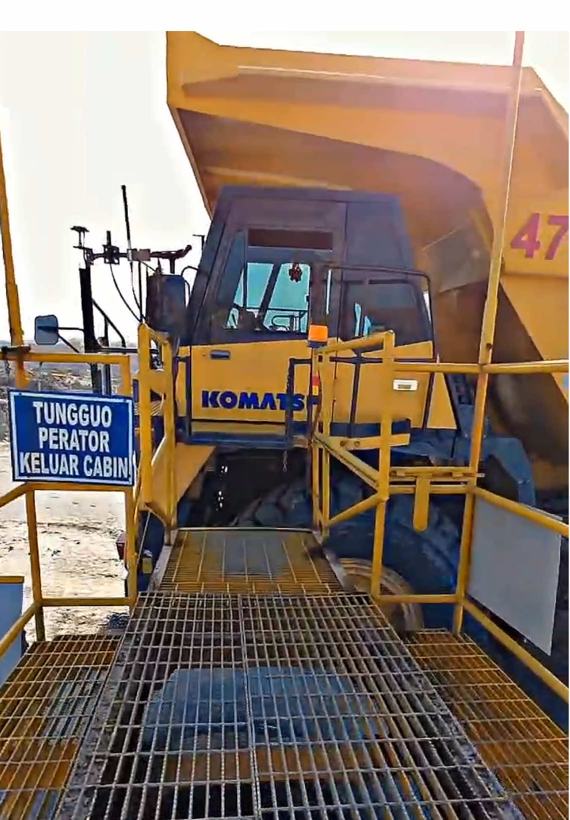 No Time For Love, Mending kerjaa💔 #ppa #tambangbatubarakalimantan #batubara ##tambanghitz #mining #storytambang #fyp 