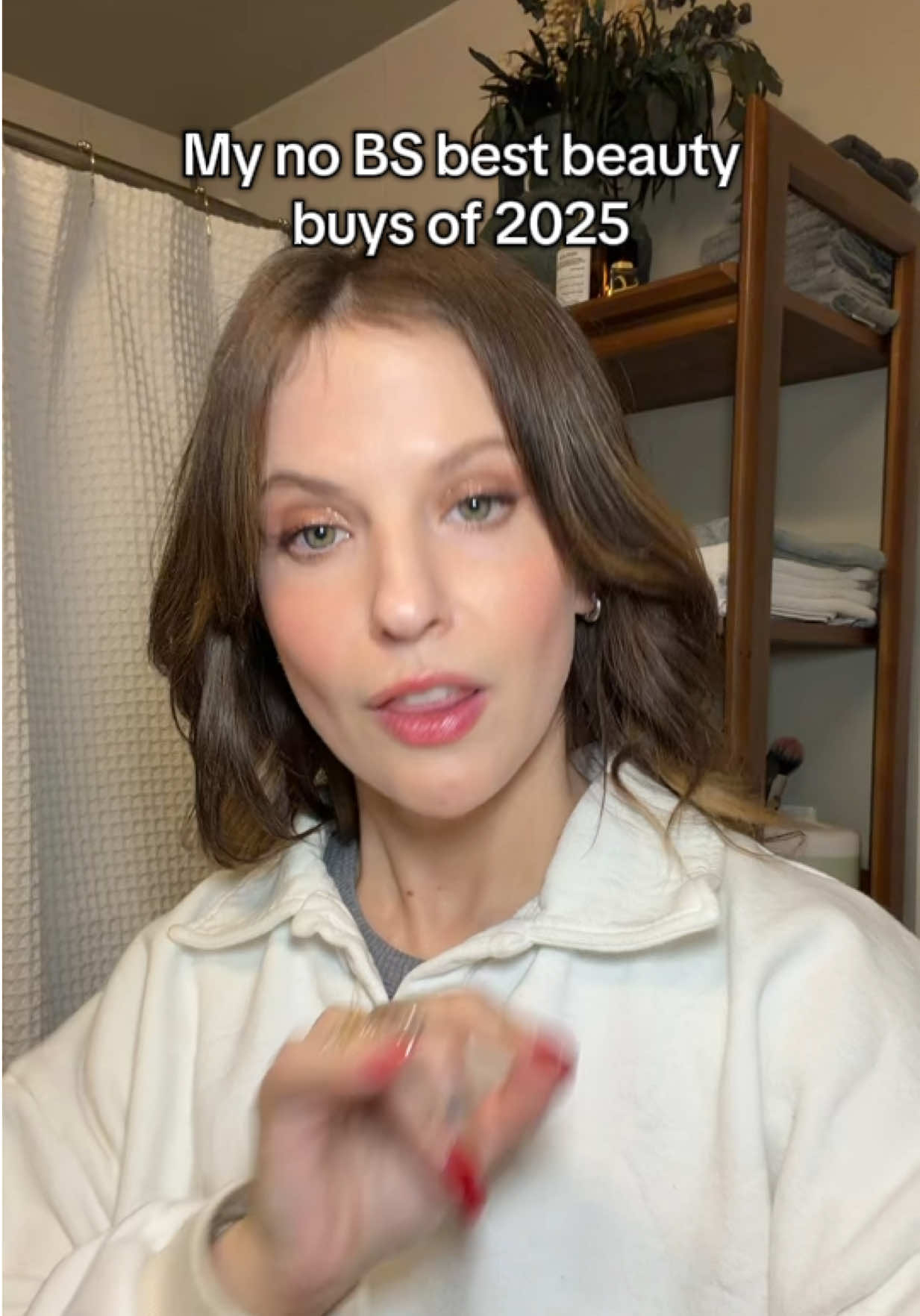 Stay tuned for SKIN and MAKEUP! My hair is SO much healthier because of these products. You probably don’t need ALL of these but I go through hair products so quickly. Products from @epres @Leonor Greyl Paris @Davines @Kérastase @Odele Beauty @Iles Formula @Redken @amika #hairproducts #hairproductsyouneed #beautyfavorites #wavyhair #wavyhairroutine #abbeyyungmethod #haircareroutine 