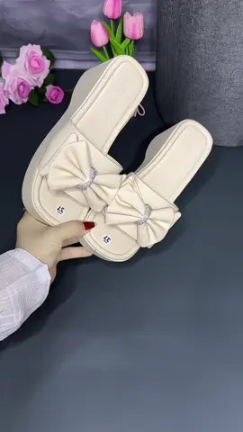 Dép xuồng quai ngang 7 phân cực sang và xinh.Mang chắc chân k đau chân#viral #viralvideo #xuhuong #deptrungnien #depxuong7p 