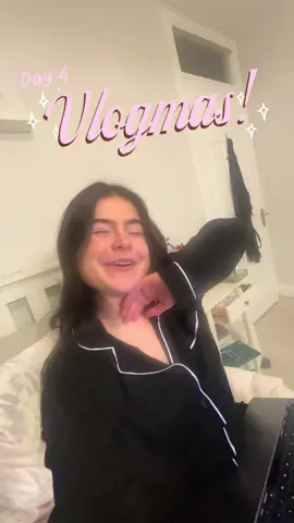 Vlogmas Day 4💘🎄    #Vlogmas #christmas #studentlife 