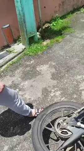 Mais um da Sabesp sendo obrigado a ligar a água #fy #fyp 