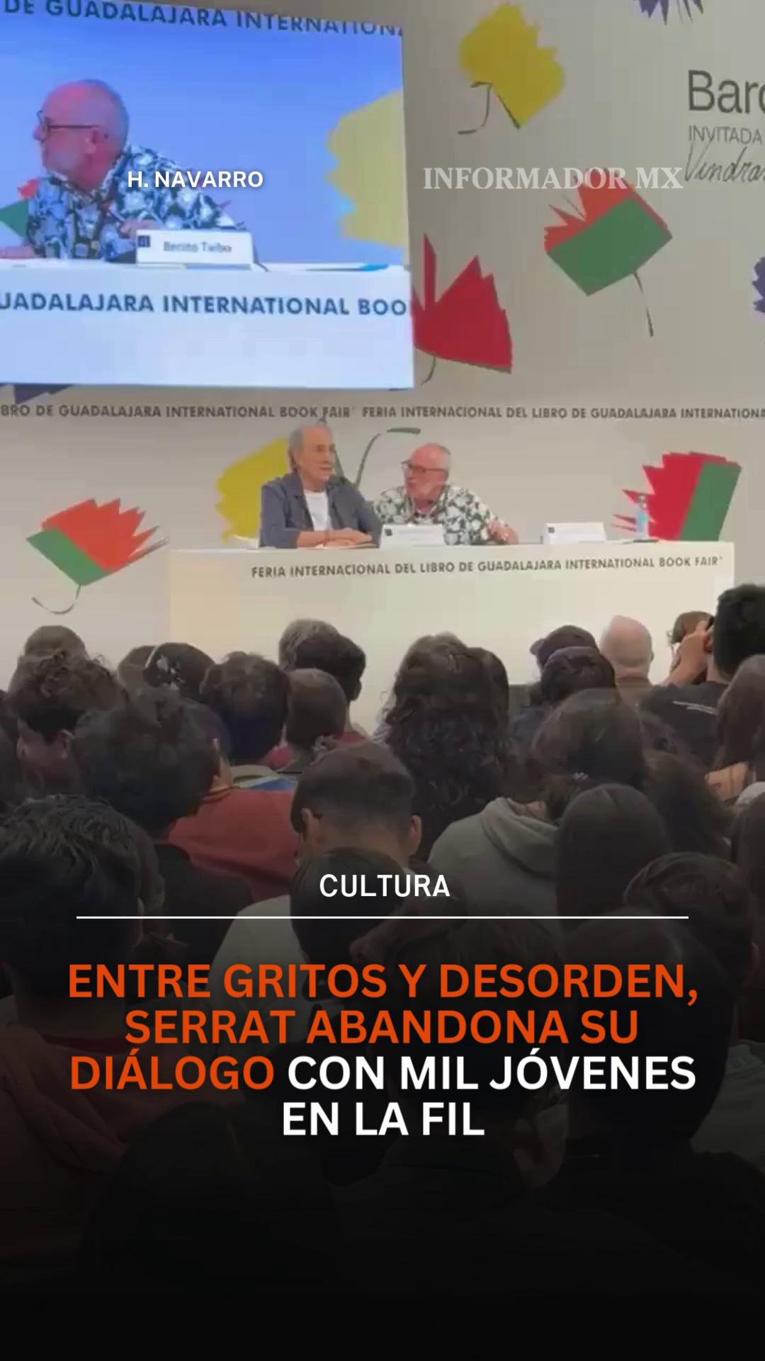😱🔴Joan Manuel Serrat abandonó el recinto donde sostendría un diálogo con mil jóvenes debido a que el público en el exterior nunca guardó silencio y no le permitía escuchar. Este jueves, Serrat estuvo presente en la FIL Guadalajara como parte del encuentro “Mil Jóvenes con…”, charla moderada por Benito Taibo; sin embargo, a los pocos minutos de iniciada, abandonó el Auditorio Juan Rulfo por la misma razón: el ruido exterior impedía el desarrollo de la conversación. En repetidas ocasiones, el cantautor mencionó que no escuchaba, pues decenas de personas que querían entrar —y que ya no podían, ya que el cupo estaba lleno— gritaban “¡Queremos a Serrat!” y “¡Sí cabemos!”.