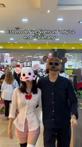Los fans yendo a ver la película #fivenightsatfreddy #fivenightsatfreddys #cosplay #cosplayer #freddyfazbear 