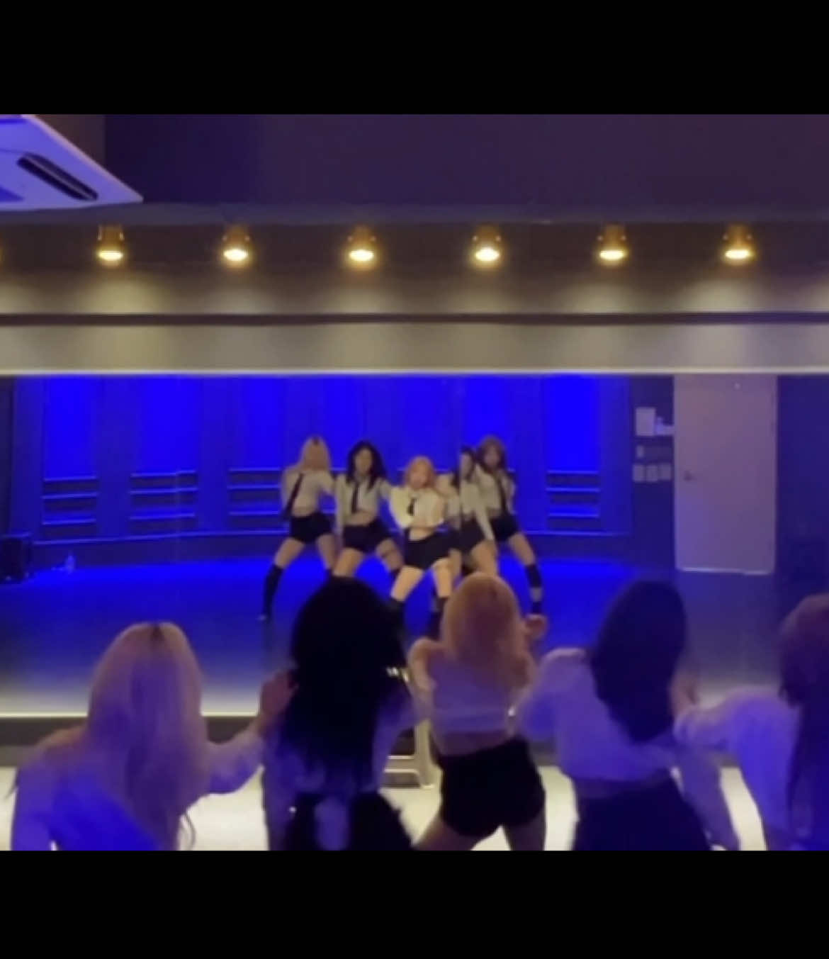 레이븐이 말아주는 젠틀맨 직관 하러 올 사람 - 12/17 부산 대동고(16:30~19:30) - 12/26 부산 해동고(17:40) 외부인 출입 가능하니 다들 보러 와요♥ #연합댄스팀레이븐#연합댄스팀#찬조팀#젠틀맨#찬조공연