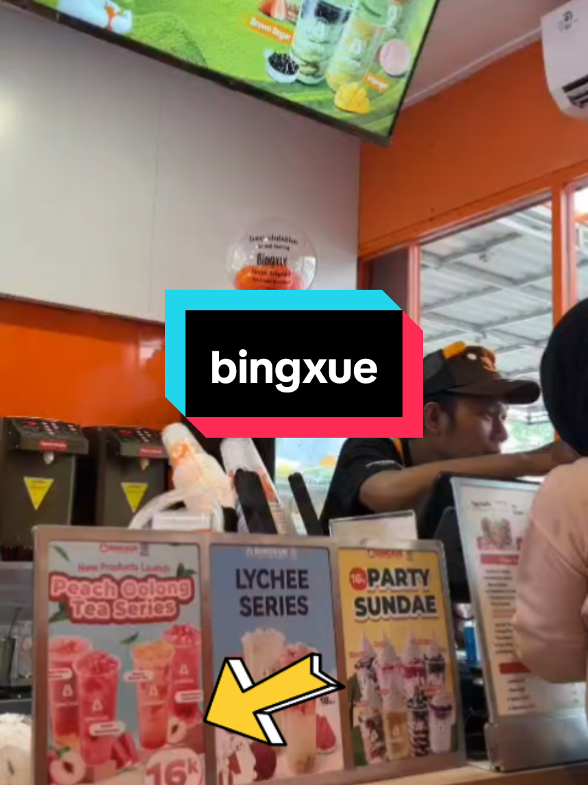 beli bingxue di tik tok itu lebih hemat dan lebih murah gues..buktikan #matchaicecream  #bingxue  #eggwaffle 