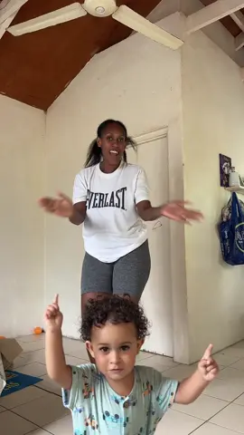 The only person I want to spend my Christmas with ❤️🏝️🇻🇺🏴󠁧󠁢󠁥󠁮󠁧󠁿🇦🇺#melenisan_vibez🇵🇬🇸🇧🇻🇺🇹🇼🇹🇻🌴🌴 #positivevibes #islandboy🌴 #mumson 