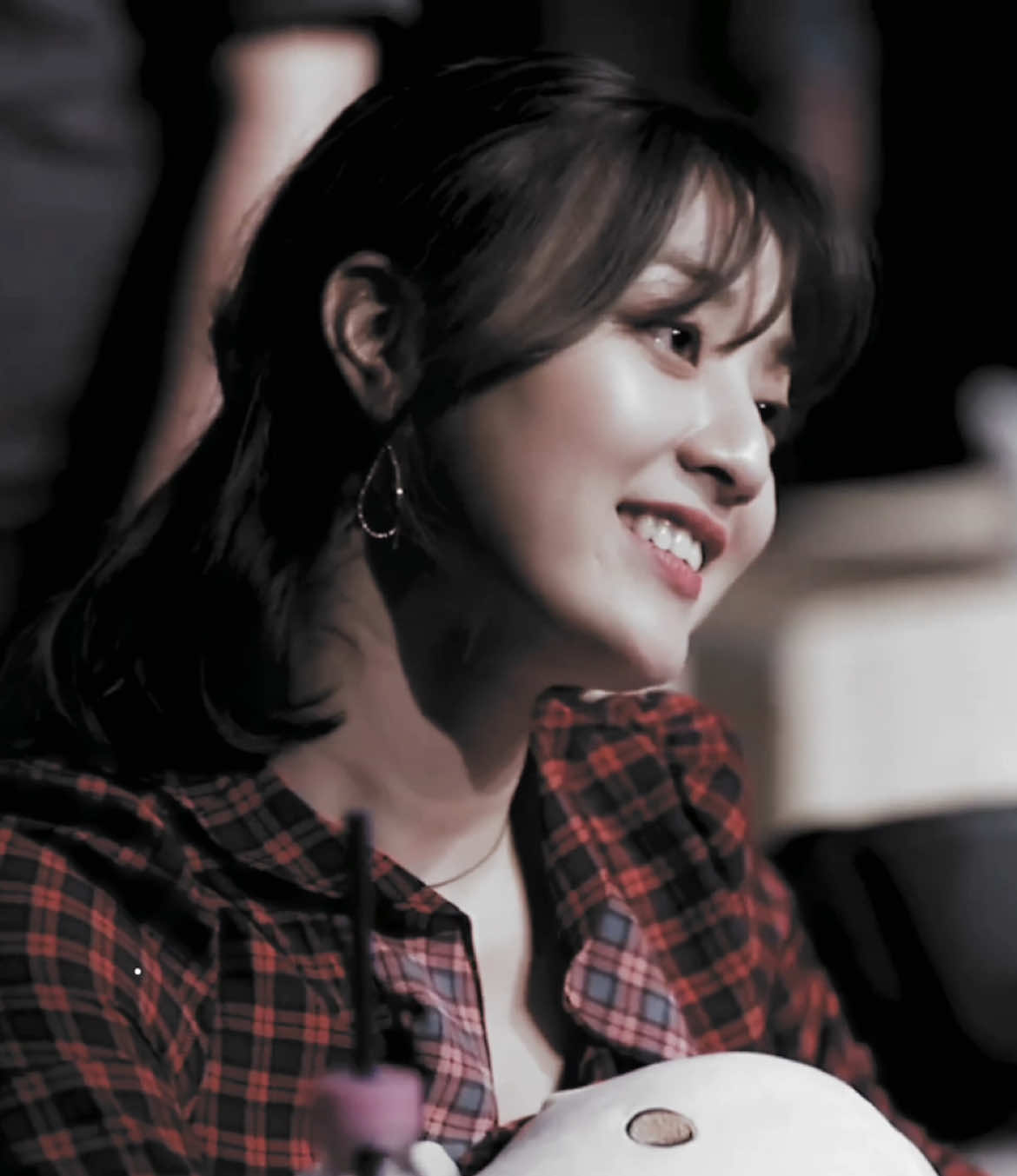 protective motherly instinct activated 😉 #jihyo #strangerthings #joycebyers #twice #fy 