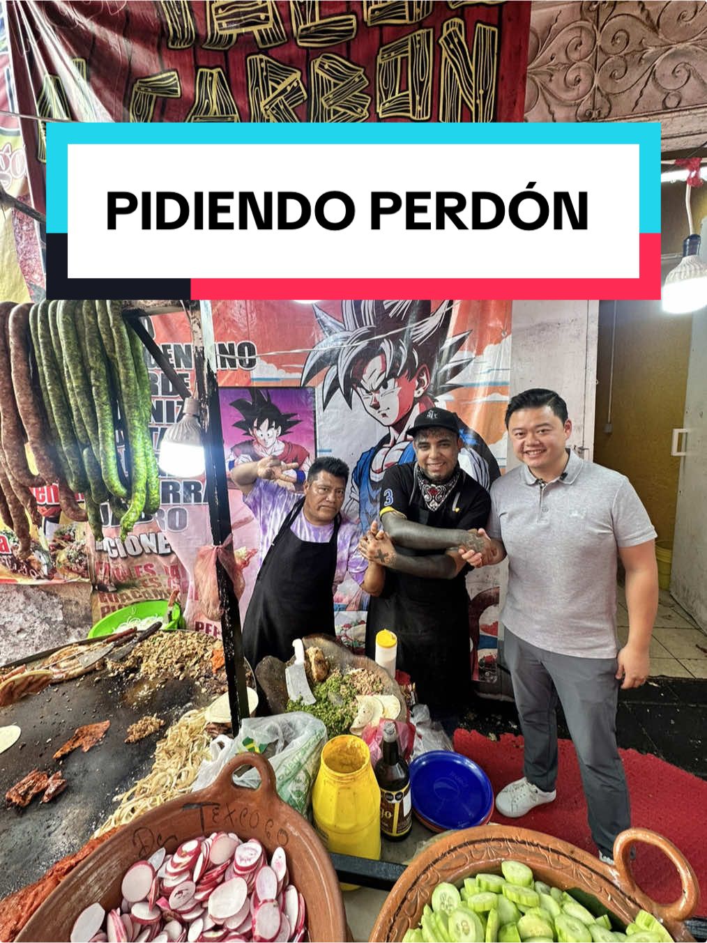 Respuesta a @Cyn Hoy fuimos a pedir perdón al taquero que nos enseñó albures por los malos comentarios en el video, espero me haya perdonado 😁 Me encantan sus tacos 🌮  *  * * #vendedoresambulantes  #ayuda #regalos #tacos  #mexico 