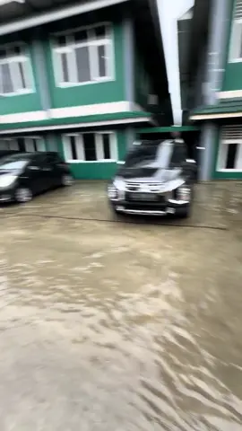 Mohon kepada bapak rektor 🙏🏻 #ump #banjir 