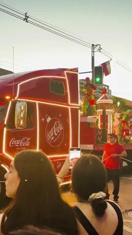 Caravana Coca-Cola 2025 con todo el ritmo😍🤣💃#cocacola #caravanascocacola #viral #humor #navidad 