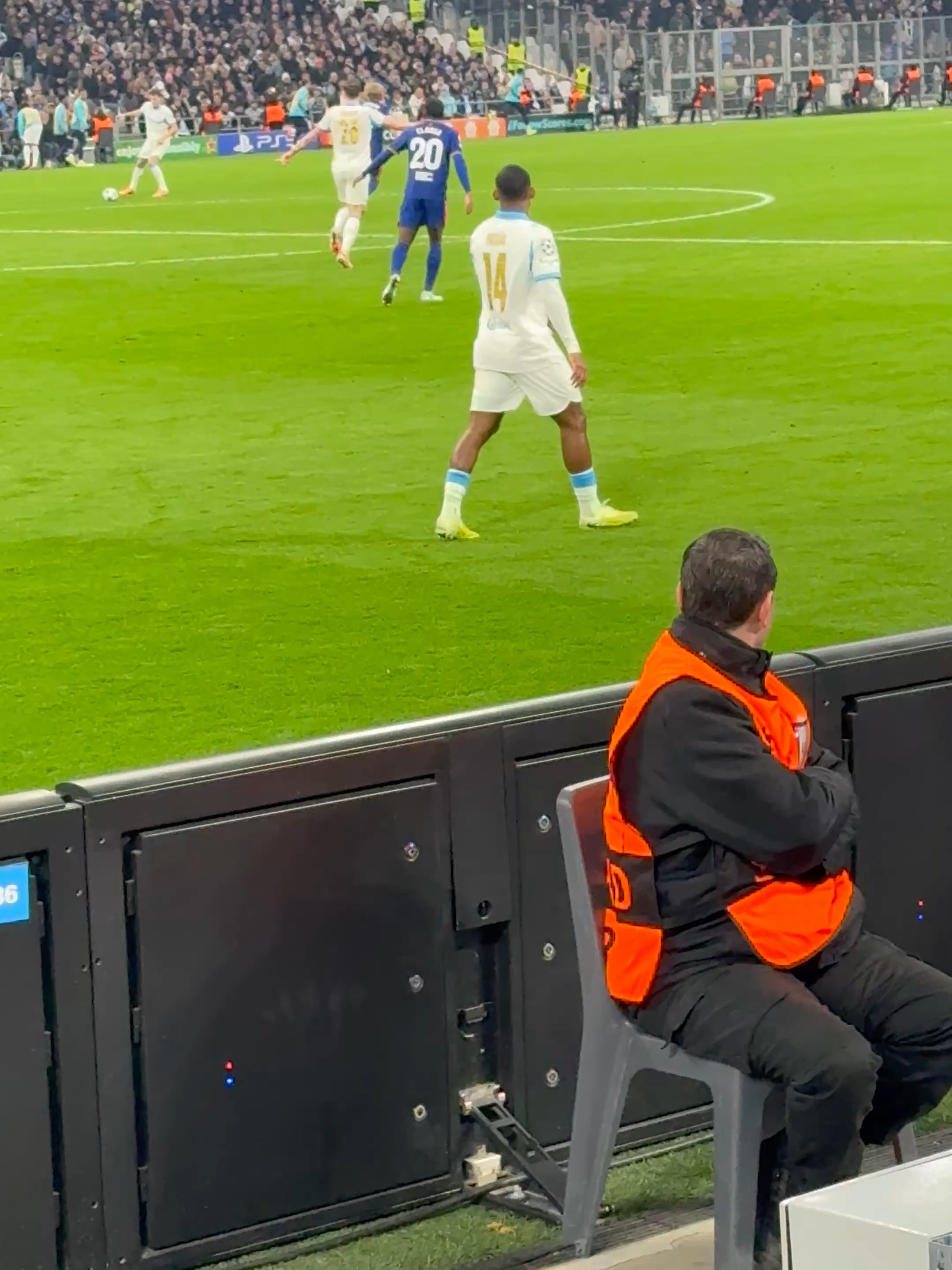 Look at Paixão’s Movement! A Nightmare for Newcastle?! 😱🔥 Captured from the stands at the Velodrome, this clip shows Igor Paixão’s movement on the pitch during Marseille’s 2-1 win over Newcastle on 25 November 2025. Paixão’s constant drifting, pressing, and off-ball runs kept Newcastle guessing and opened up dangerous moments all match long. Was he one of OM’s key players tonight? Drop your thoughts in the comments! 👇🔥  #igorpaixao #paixao #marseille #om #newcastle #marseillevsnewcastle #velodrome #footballmovement #offballmovement #fromthestands #ligue1 #ucl #footballshorts #europeannight #viralfootball    #footballfanaticks #footballfans #fromthestands #footballatmosphere #footballpassion #footballculture #footballhighlights #matchdayvibes #footballreactions #stadiumlife #footballmoments #rawfootball #premierleague #laliga #ligue1 #footballaroundtheworld