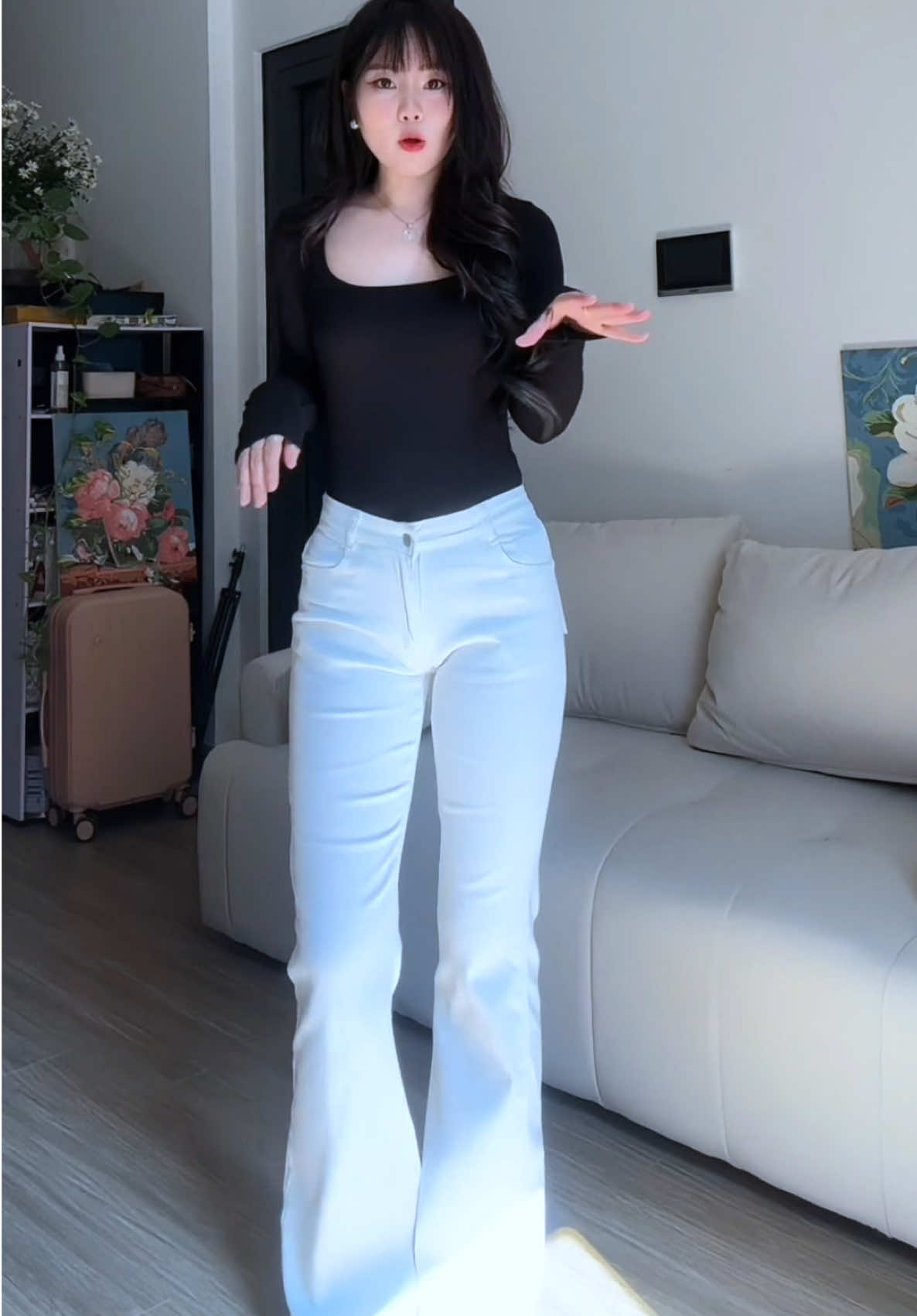 Ê cái form quần cuốn k ngờ luôn. Đùi to mà slay cỡ này đó chèn