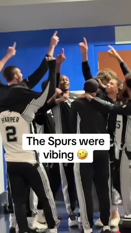 Peak pregame tunes 🕺 (via @Teddy_C8) #funny #NBA #music #vibes #spurs 