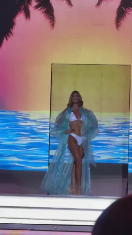 Así fue la presentación de #ClaraVegasGoezt en traje de baño...DEVORÓ 