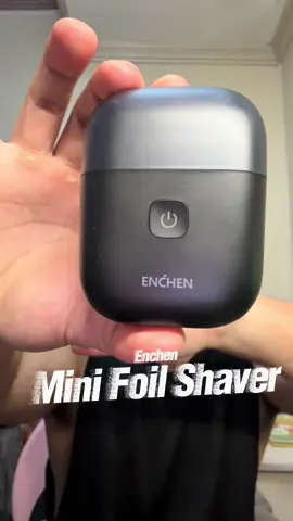 Fresh shave on the go. Mini pero solid ang power. Perfect para quick linis kahit saan. #EnchenShaver #GroomingEssentials #TravelReady #MenCarePH #SaleFinds