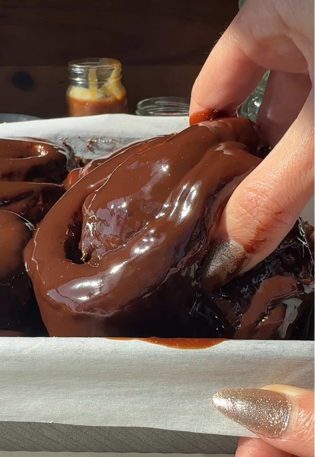 These Hot Cocoa Cinnamon Rolls are incredibly soft & fluffy, weaving all our favorite hot cocoa flavors down to the marshmallows. Topped with a gorgeous chocolate glaze, they’re baked with pantry-friendly ingredients like cinnamon, cocoa powder, and marshmallow fluff. Recipe is on my Dee & Sweets blog. Enjoy and happy holidays! 