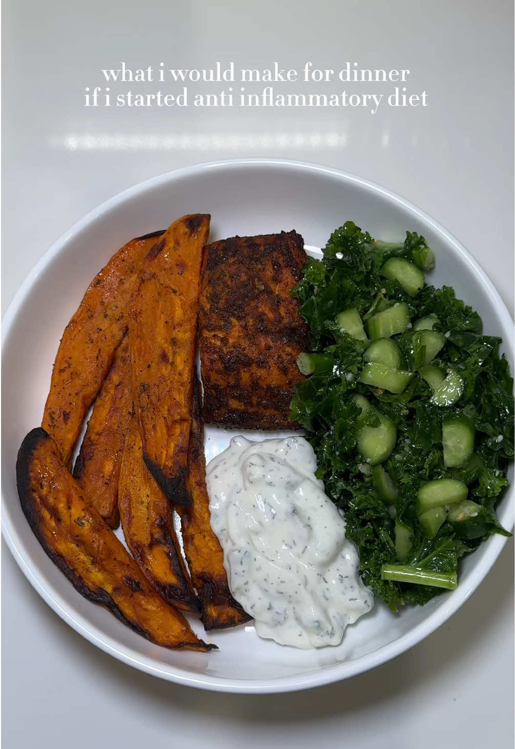 this dinner plate is the perfect anti inflammatory safe meal! fiber, protein & healthy fats 🍠🥗🌿 #antinflammatorydiet #foodinspo #guthealing #antiinflammatory #wellness 